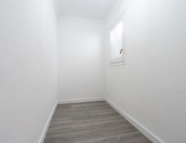 Piso en venta en calle d'Escornalbou