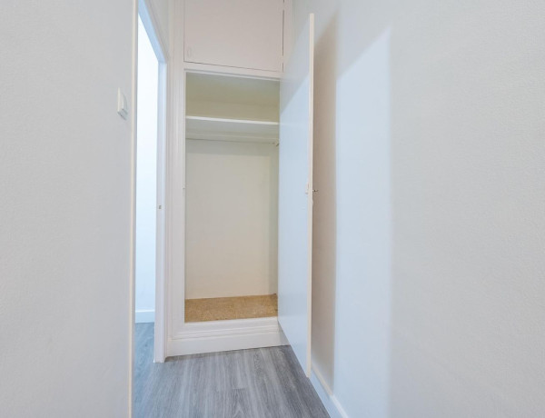 Piso en venta en calle d'Escornalbou