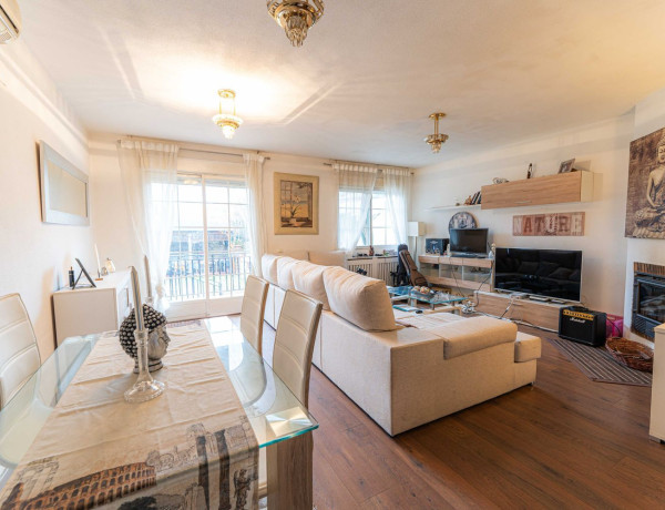 Chalet pareado en venta en emilia pardo bazan