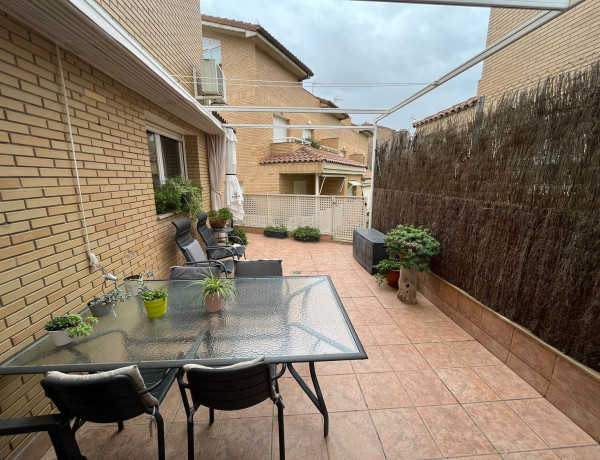 Chalet pareado en venta en calle Sant Jordi