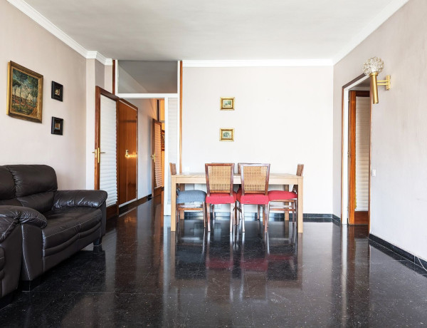 Piso en venta en Gran Vía de Carlos III