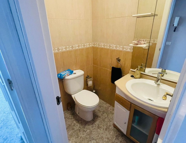 Chalet adosado en venta en calle Chineguas, 59