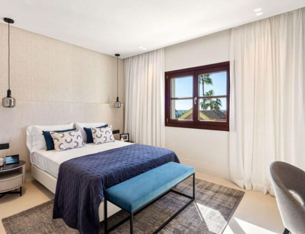 Chalet adosado en venta en Lomas del Virrey