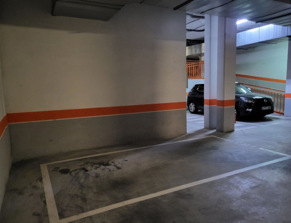 Alquiler de Garaje en avenida del Monasterio de El Escorial, 111