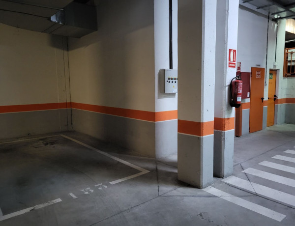 Alquiler de Garaje en avenida del Monasterio de El Escorial, 111