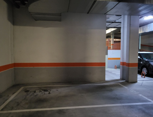 Alquiler de Garaje en avenida del Monasterio de El Escorial, 111