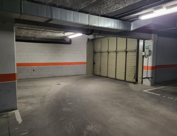 Alquiler de Garaje en avenida del Monasterio de El Escorial, 111