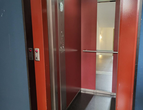 Alquiler de Garaje en avenida del Monasterio de El Escorial, 111