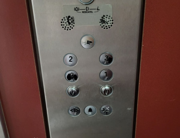 Alquiler de Garaje en avenida del Monasterio de El Escorial, 111