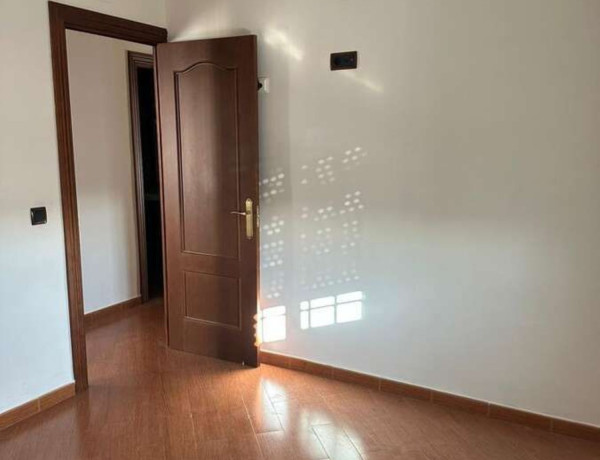 Piso en venta en calle Arcángel San Miguel