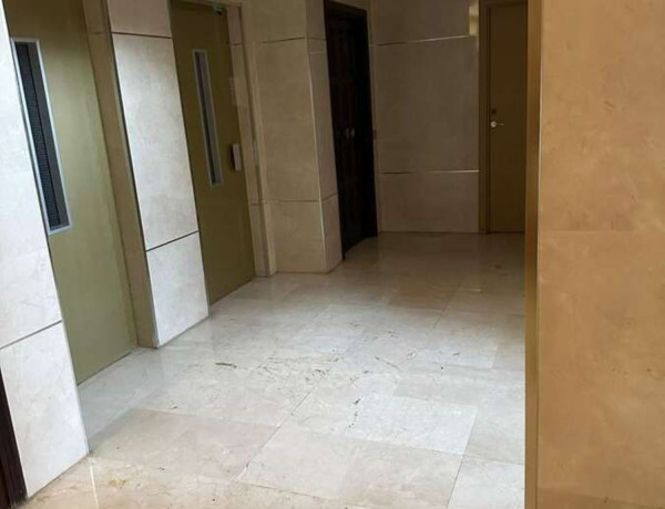 Piso en venta en calle Arcángel San Miguel