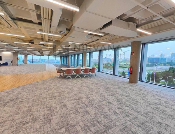 Alquiler de Oficina en calle del Puerto de Somport