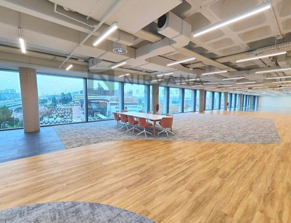 Alquiler de Oficina en calle del Puerto de Somport