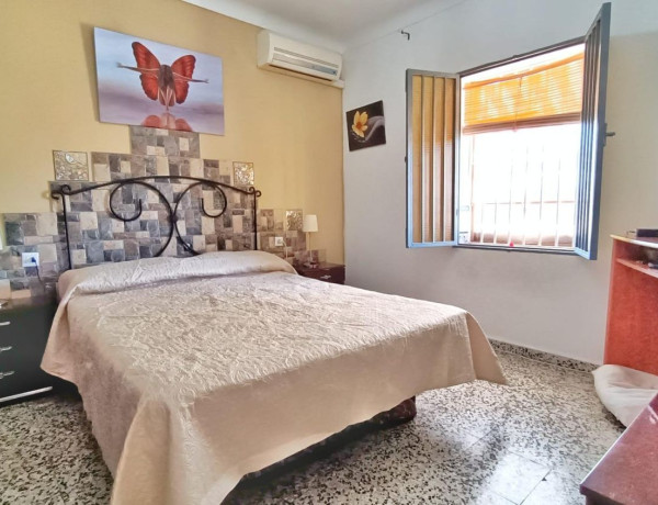 Chalet adosado en venta en Pizarra