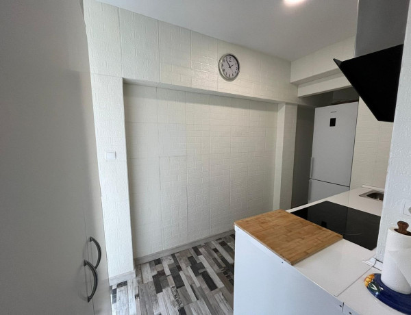 Piso en venta en calle del Pinar del Rey, 35