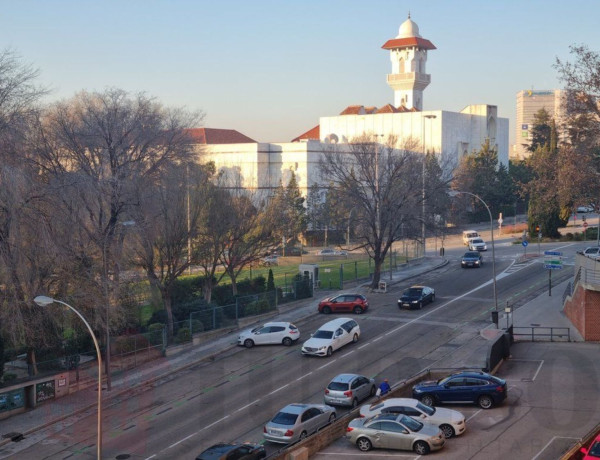 Piso en venta en calle de Salvador de Madariaga