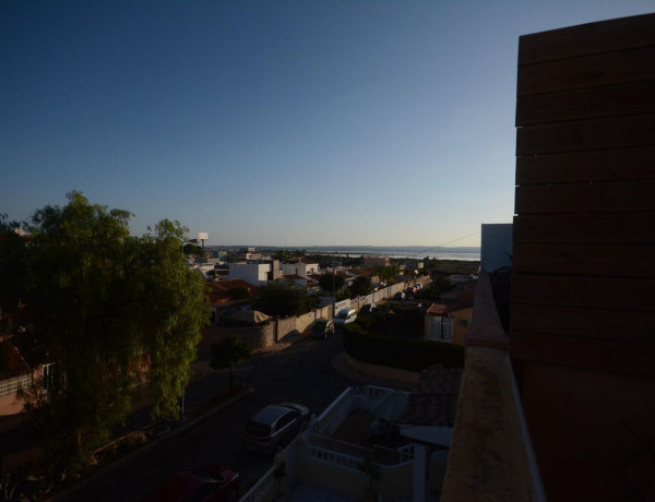 Chalet adosado en venta en calle el Limonar, 35