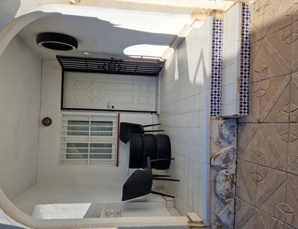 Chalet adosado en venta en avenida Laguna Azul, 92