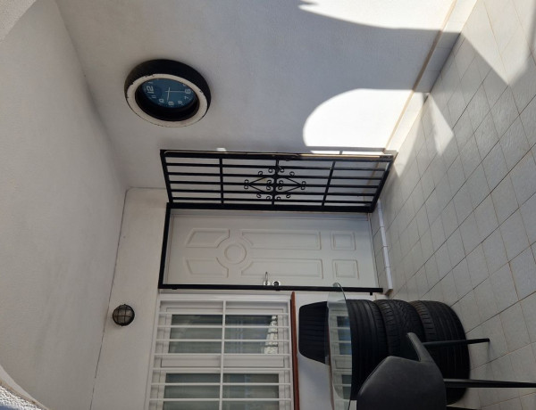 Chalet adosado en venta en avenida Laguna Azul, 92