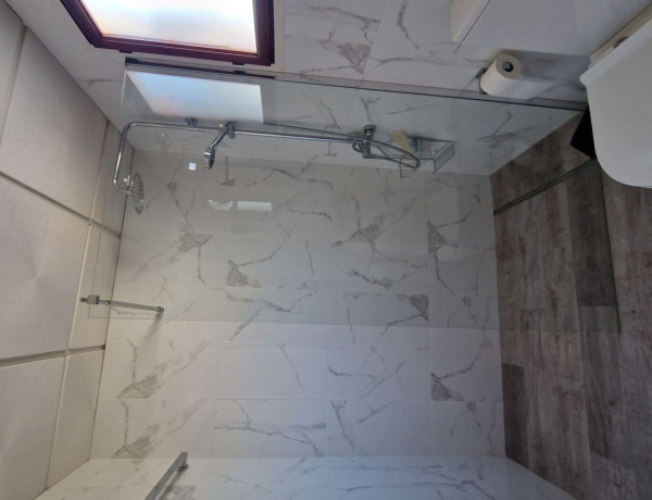 Chalet adosado en venta en avenida Laguna Azul, 92