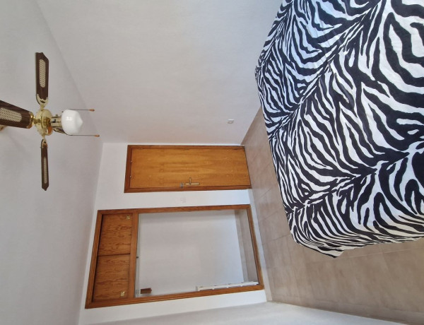 Chalet adosado en venta en avenida Laguna Azul, 92