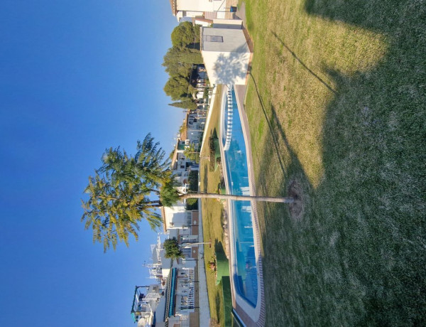 Chalet adosado en venta en avenida Laguna Azul, 92