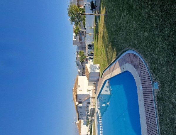 Chalet adosado en venta en avenida Laguna Azul, 92