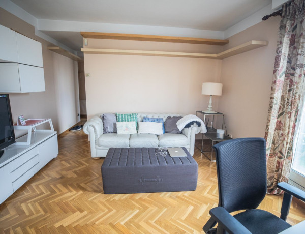 Alquiler de Ático en calle de la Genciana