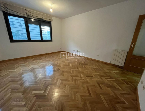 Piso en venta en calle de Miguel Ángel Asturias