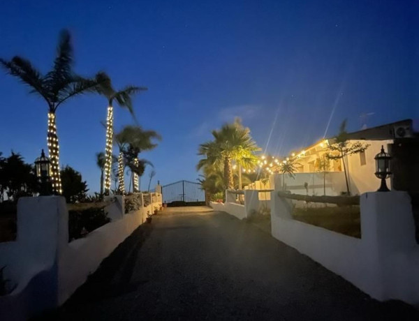 Edificio en venta en Los Santos de Maimona