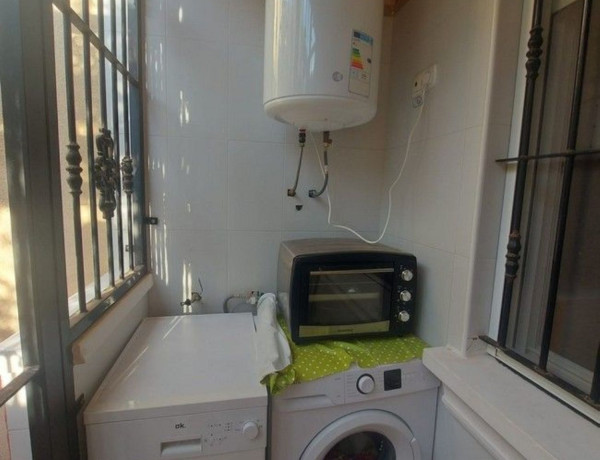 Chalet adosado en venta en calle Azafran