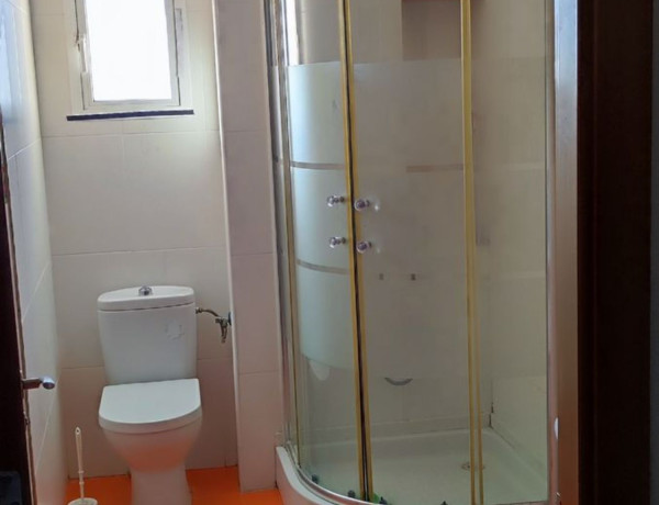 Chalet pareado en venta en calle Santa Ana, 42