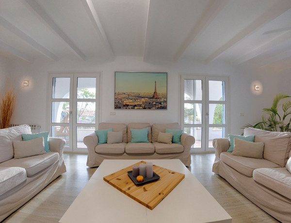 Casa o chalet independiente en venta en Buganvilla