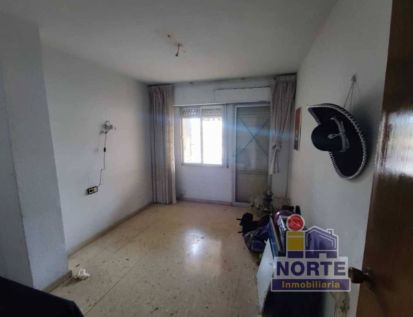Piso en venta en Barri Zona Nord