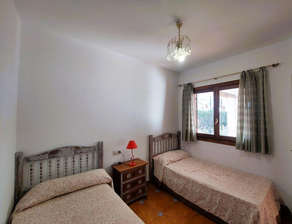 Chalet adosado en venta en calle el Poniente