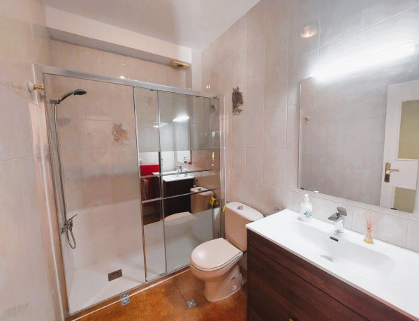 Chalet adosado en venta en calle el Poniente