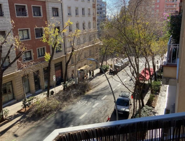 Piso en venta en calle Praga