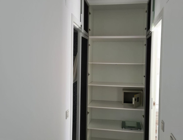 Piso en venta en calle Alhamar, 2