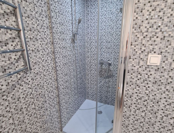 Piso en venta en calle Alhamar, 2