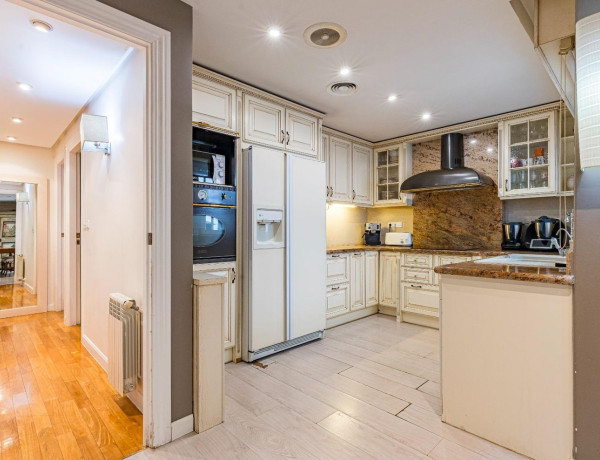 Chalet adosado en venta en avenida Maestros