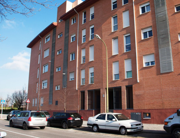 Alquiler de Piso en calle de la Ciudad Encantada, 7