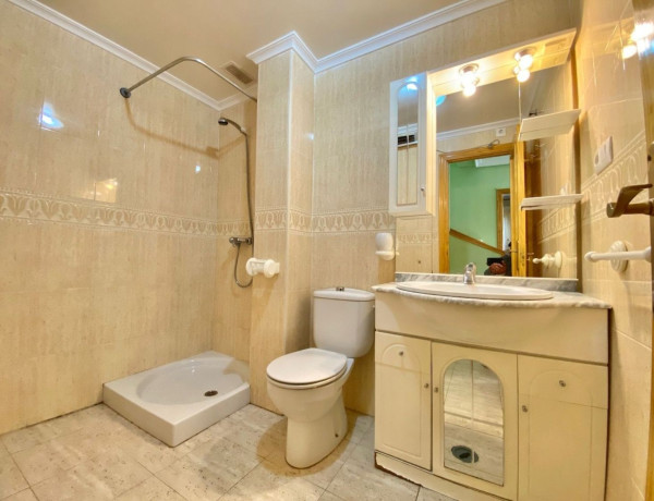 Chalet pareado en venta en calle Beduinos