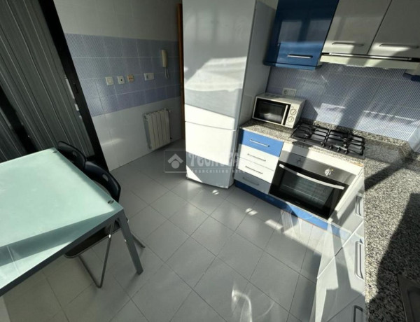 Alquiler de Ático en calle Médico Vicente Reyes, 17