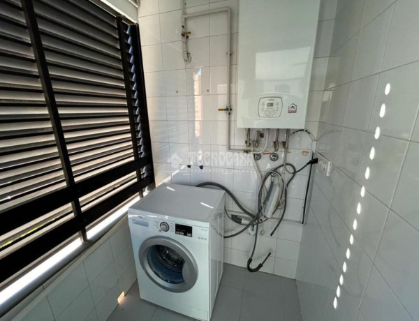 Alquiler de Ático en calle Médico Vicente Reyes, 17