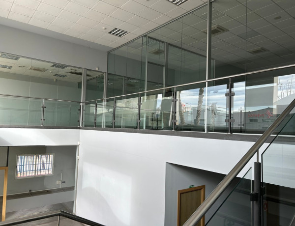 Nave en venta en calle Vila de Madrid, 26