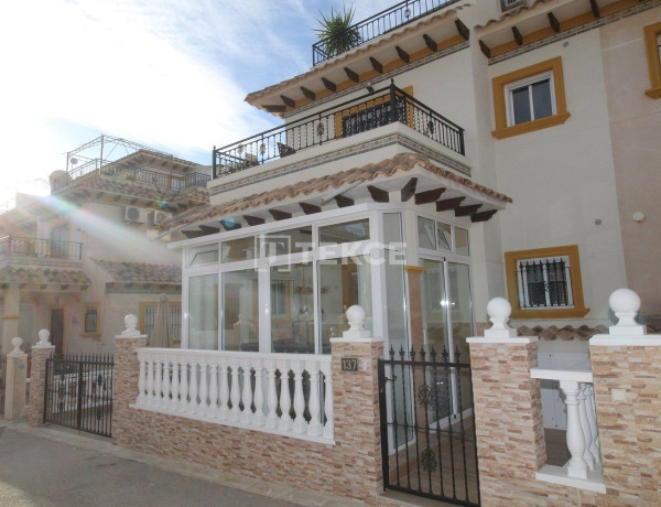 Chalet adosado en venta en calle Cuerda