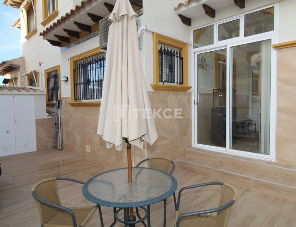 Chalet adosado en venta en calle Cuerda