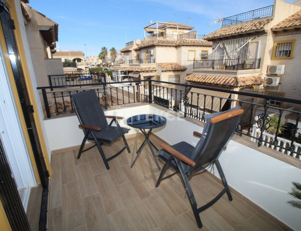 Chalet adosado en venta en calle Cuerda