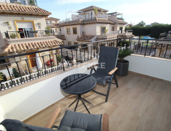 Chalet adosado en venta en calle Cuerda