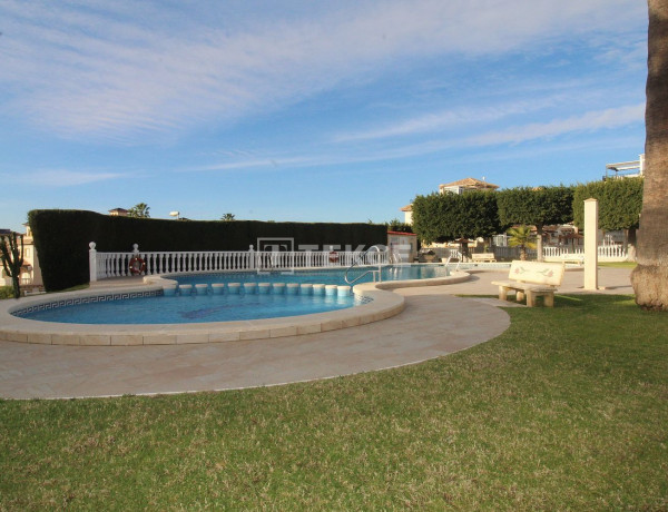 Chalet adosado en venta en calle Cuerda